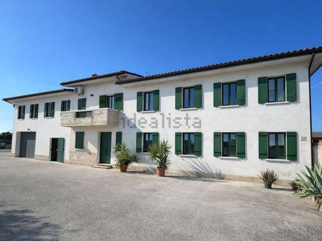 Villetta indipendente in vendita di 290 m² in Via Livello, 78
