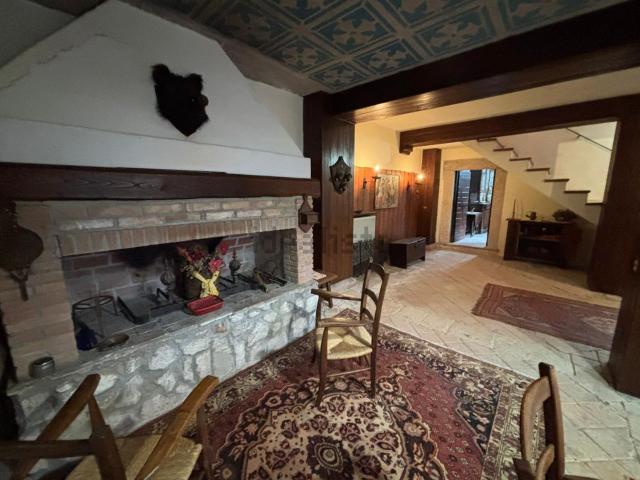 Villetta indipendente in vendita di 290 m² in Via Monteleone di Spoleto, 12