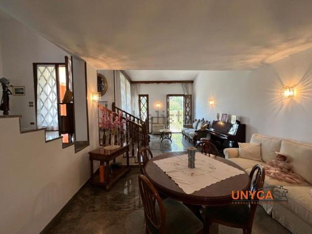 Villetta indipendente in vendita di 290 m² in Via San Domenico