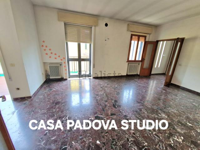 Villetta indipendente in vendita di 290 m² in Via Roma