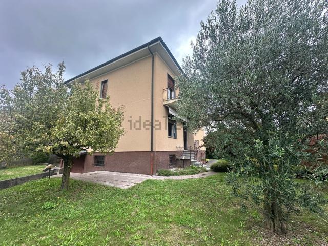 Villetta indipendente in vendita di 290 m² in Via Roncorone, 4