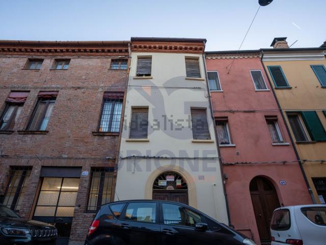 Villetta indipendente in vendita di 290 m² in Via Ripagrande, 67