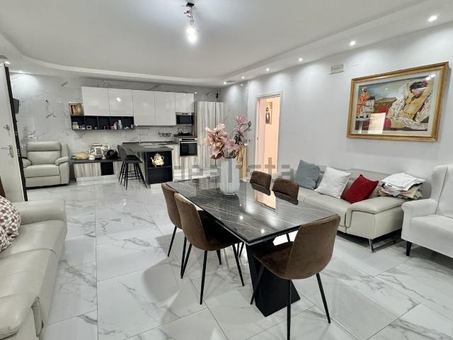 Villetta indipendente in vendita di 290 m² in Viale Giuseppe Spataro, 2