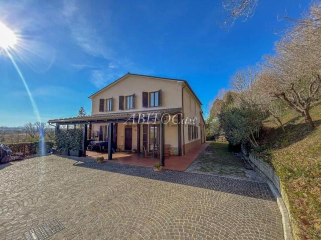 Villetta indipendente in vendita di 290 m² in Contrada Bottaccio