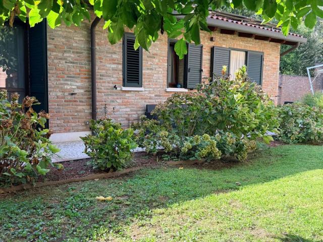 Villetta indipendente in vendita di 290 m² in Corso Ercole I d&apos Este
