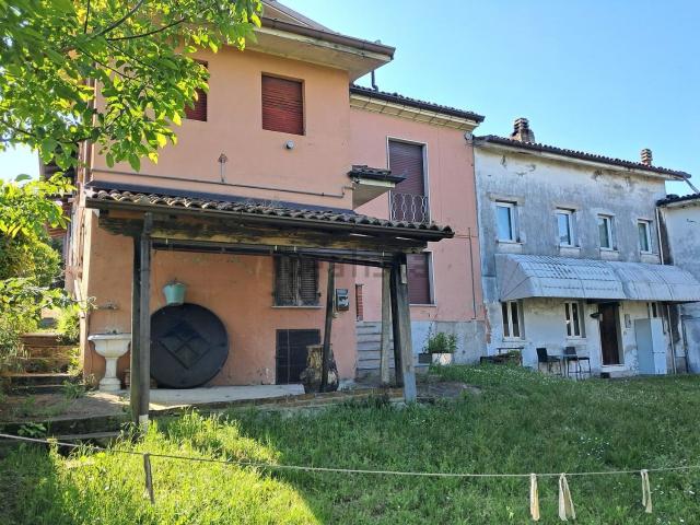 Villetta indipendente in vendita di 290 m² in Frazione Cascina