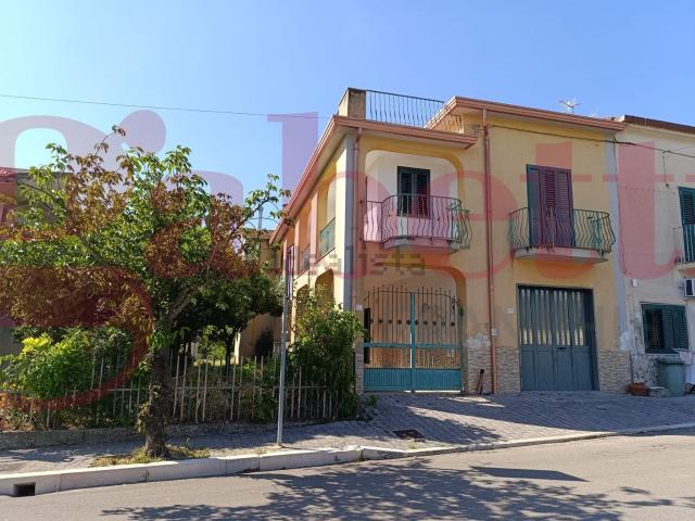 Villetta indipendente in vendita di 290 m² in Strada Nazionale Sannitica, 100