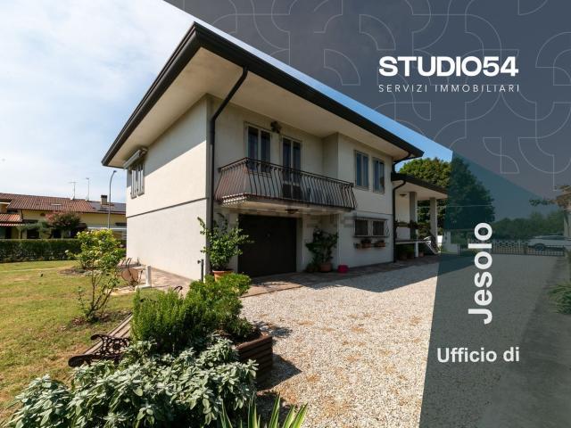 Villetta indipendente in vendita di 291 m² in Via Don Carlo Gnocchi, 9