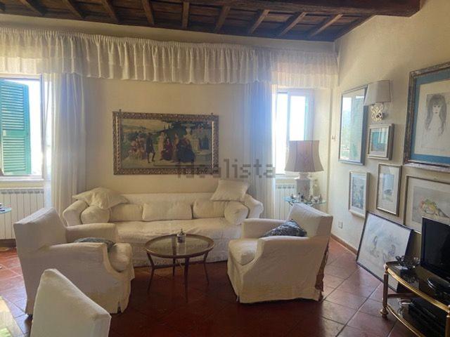 Villetta indipendente in vendita di 291 m² in Via Rossi