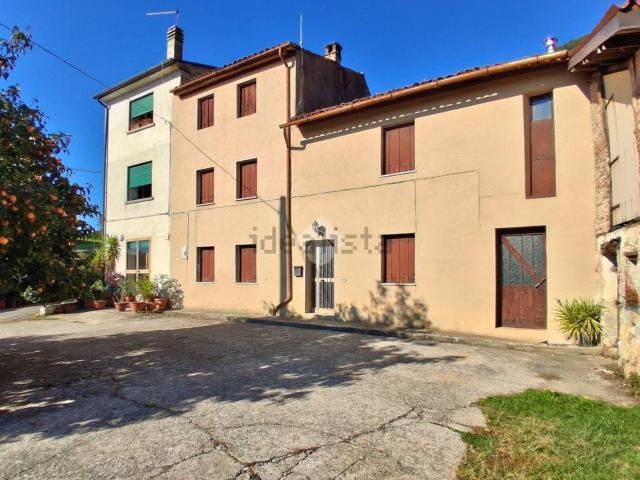 Villetta indipendente in vendita di 292 m² in Via Conti, 20