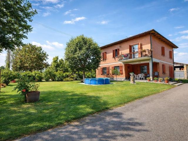Villetta indipendente in vendita di 292 m² in Via Cavalle, 32
