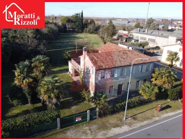 Villetta indipendente in vendita di 292 m² in Via Aquileia, 87