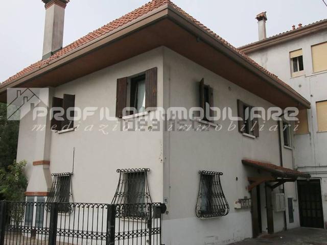 Villetta indipendente in vendita di 292 m² in Via Bissuola, 92