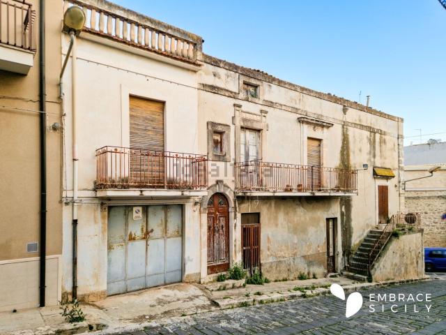 Villetta indipendente in vendita di 292 m² in Via Eloro