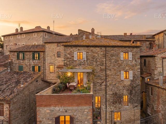 Villetta indipendente in vendita di 292 m² in Via Osteria