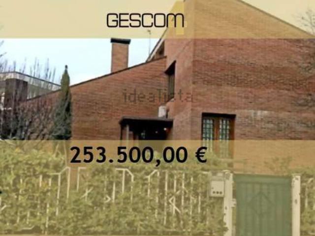 Villetta indipendente in vendita di 293 m² in Via Treviso