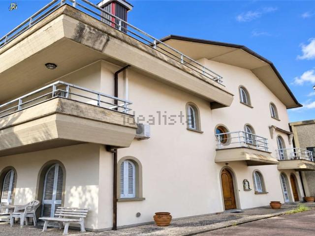 Villetta indipendente in vendita di 293 m² in Piazza Giovanni Giolitti, 227