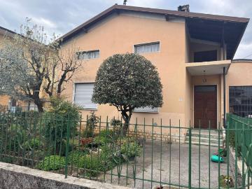 Villetta indipendente in vendita di 294 m² in Viale Vittorio Emanuele