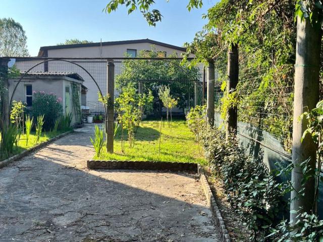 Villetta indipendente in vendita di 294 m² in Piazza Italo Pizzi