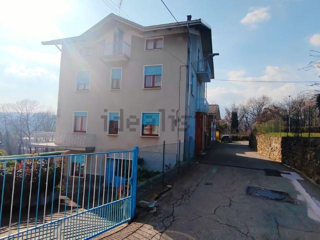 Villetta indipendente in vendita di 295 m² in Via Mombarone, 27