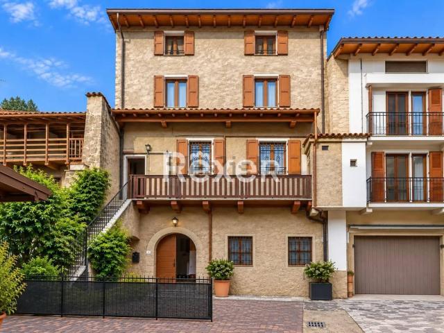 Villetta indipendente in vendita di 295 m² in Via Sant&apos Antonio, 27