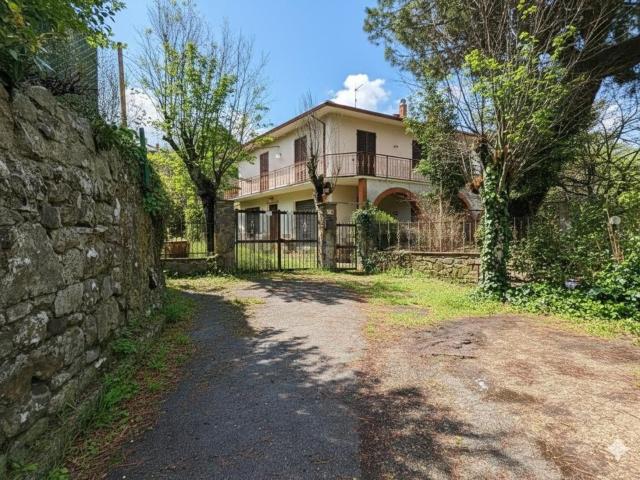Villetta indipendente in vendita di 295 m² in Strada Comunale di Pulicciano