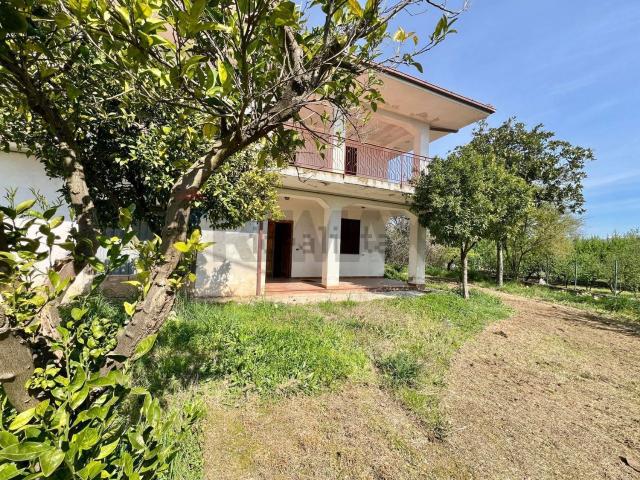 Villetta indipendente in vendita di 296 m² in Via Ceraselle, 264