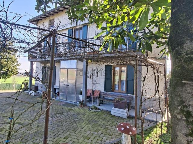 Villetta indipendente in vendita di 296 m² in Località Bargone Montauro, 232
