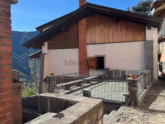 Villetta indipendente in vendita di 297 m² in Frazione Oriomosso, 51