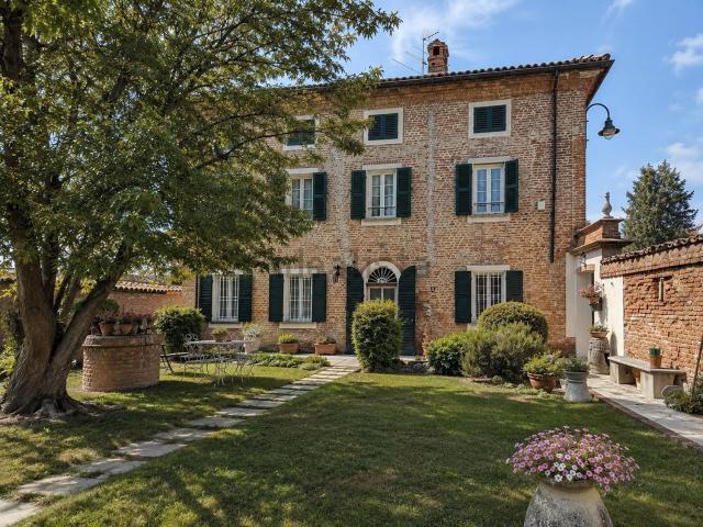 Villetta indipendente in vendita di 297 m² in Piazza vittorio veneto, 1