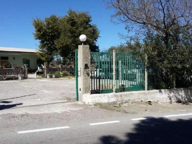 Villetta indipendente in vendita di 297 m² in Strada Provinciale 174