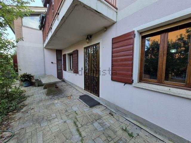 Villetta indipendente in vendita di 298 m² in Via Atestina