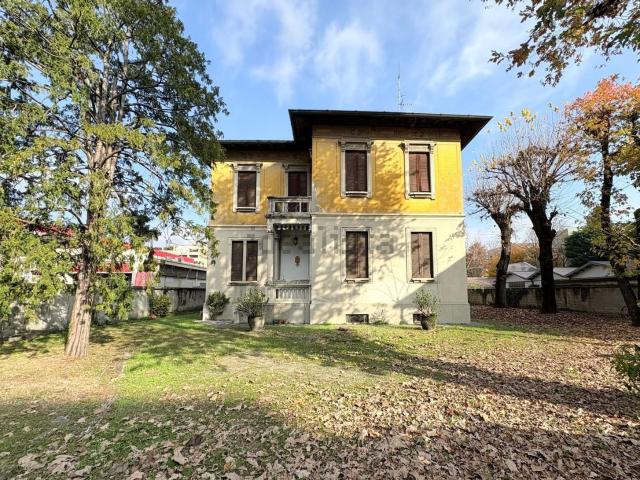 Villetta indipendente in vendita di 298 m² in Via Indipendenza, 25