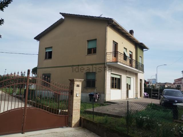 Villetta indipendente in vendita di 299 m² in Via Roma, 78
