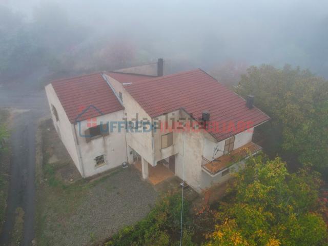 Villetta indipendente in vendita di 299 m² in Contrada Chimento