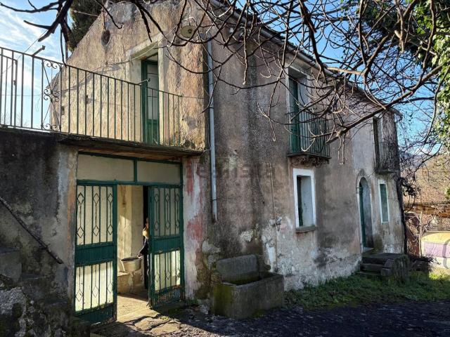 Villetta indipendente in vendita di 3000 m² in Via Colle Cioffi, 12
