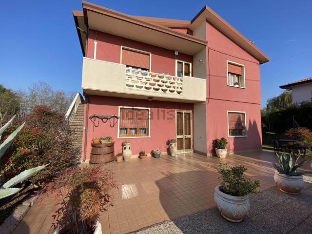 Villetta indipendente in vendita di 300 m²