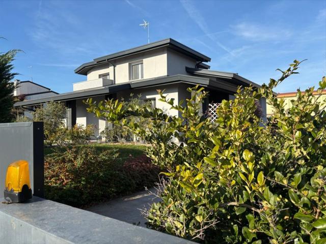 Villetta indipendente in vendita di 300 m²