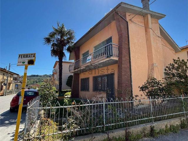 Villetta indipendente in vendita di 300 m²