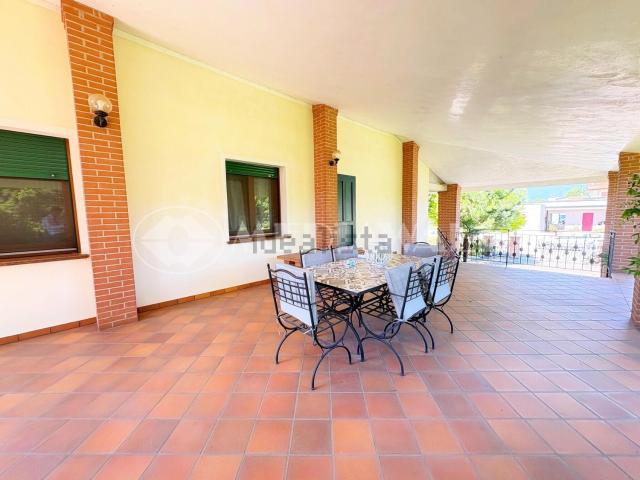 Villetta indipendente in vendita di 300 m²
