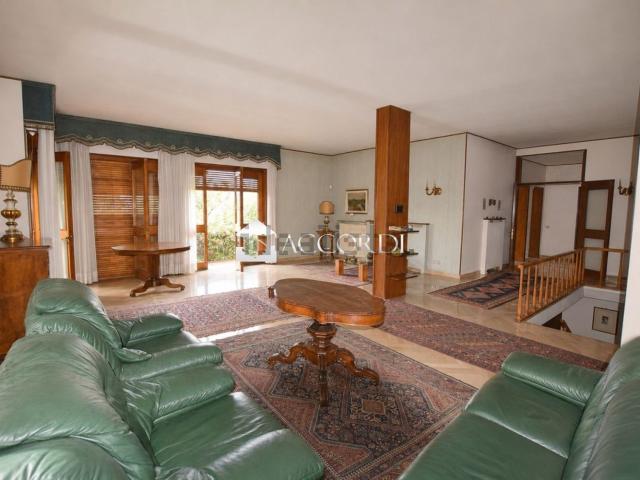 Villetta indipendente in vendita di 300 m²