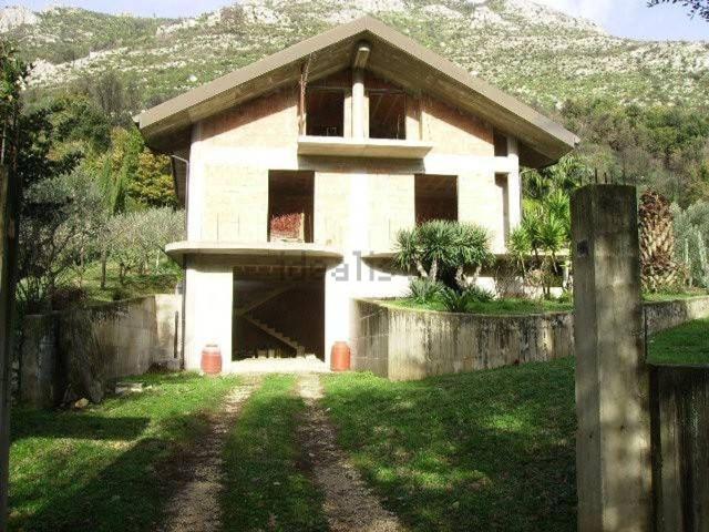 Villetta indipendente in vendita di 300 m²