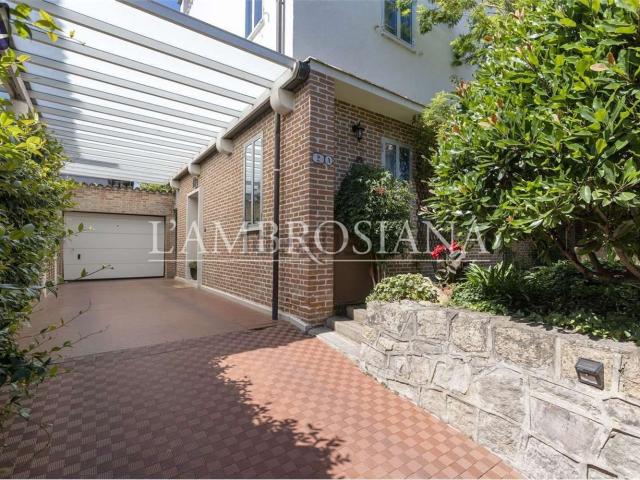Villetta indipendente in vendita di 300 m²