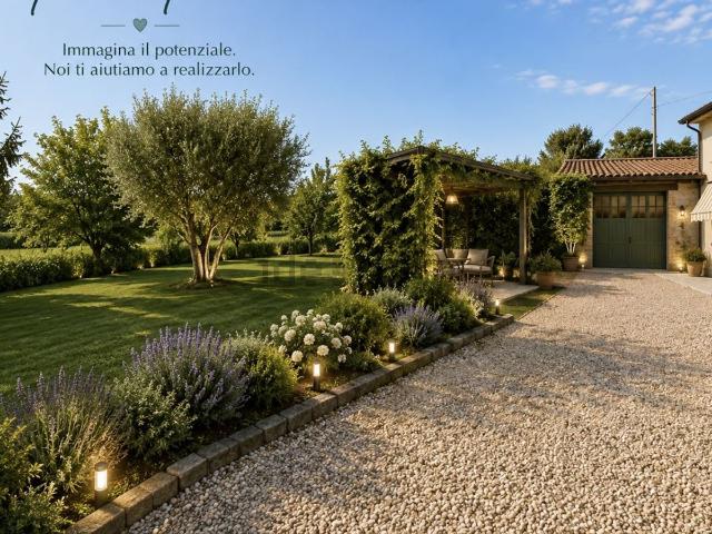Villetta indipendente in vendita di 300 m² in Via 25 Aprile, 3