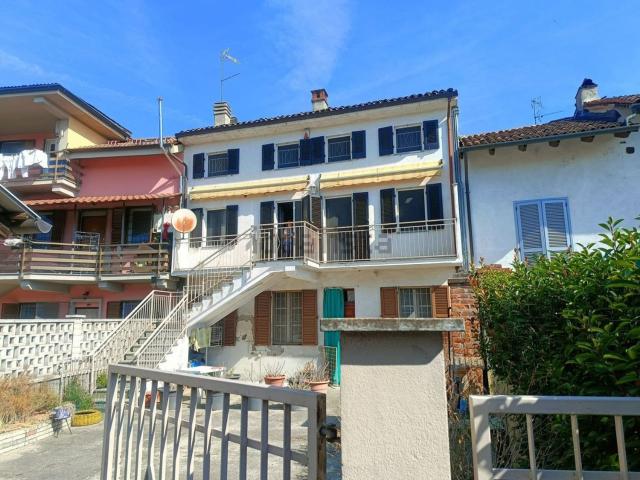 Villetta indipendente in vendita di 300 m² in Via C. Alberto, 37