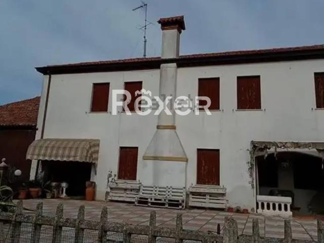 Villetta indipendente in vendita di 300 m² in Via Cona