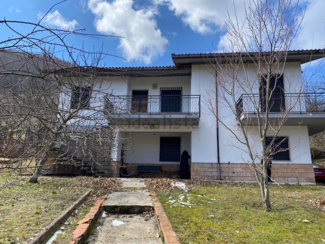 Villetta indipendente in vendita di 300 m² in Via Cortepiana, 23