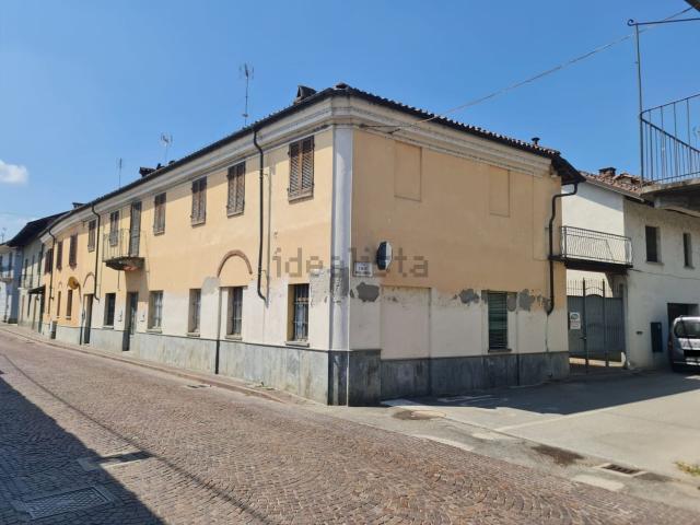 Villetta indipendente in vendita di 300 m² in Via Caduti della Libertà, 1