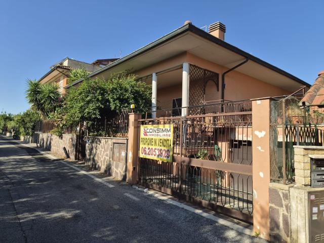 Villetta indipendente in vendita di 300 m² in Via Campobello di Licata