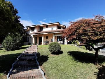 Villetta indipendente in vendita di 300 m² in Via Cardè